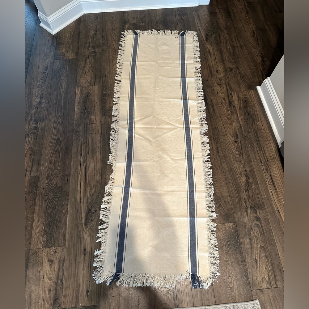 Cream/navy table runner